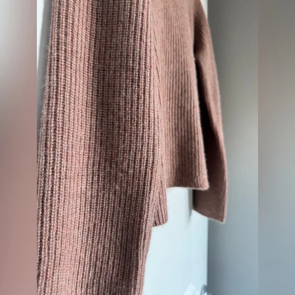 *Rare* QUINCE Mongolian Cashmere Fisherman Crewneck Sweater Strawberry Melange 🍓 - Picture 5 of 9